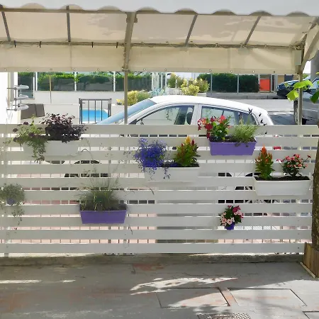 Dolores ホテル 3*