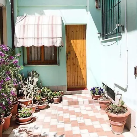 Dolores Hotel